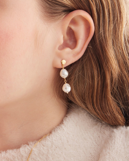 Pendientes cortos Sera con perla barroca en Plata