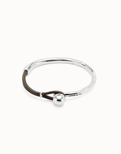 Unode50 Pulsera semirígida con cuero de color marrón