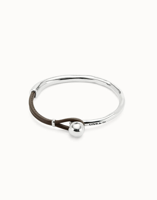 Unode50 Pulsera semirígida con cuero de color marrón