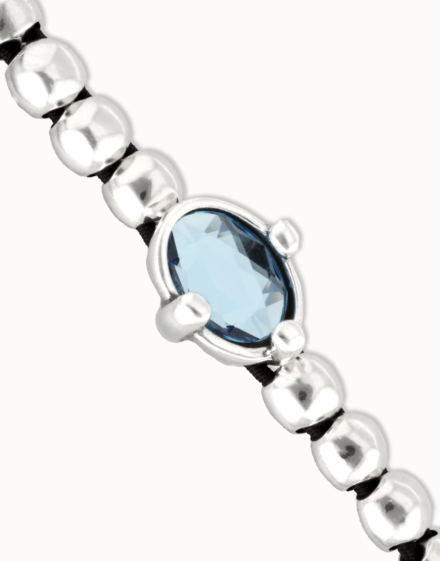Unode50 Pulsera de bolas bañada en plata con cristal ovalado azul