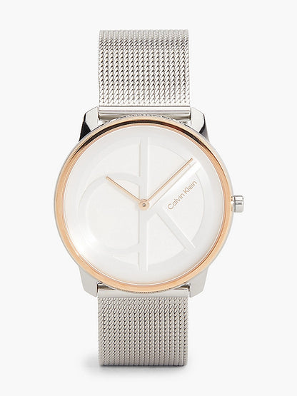 Reloj con pulsera de malla y logo monograma