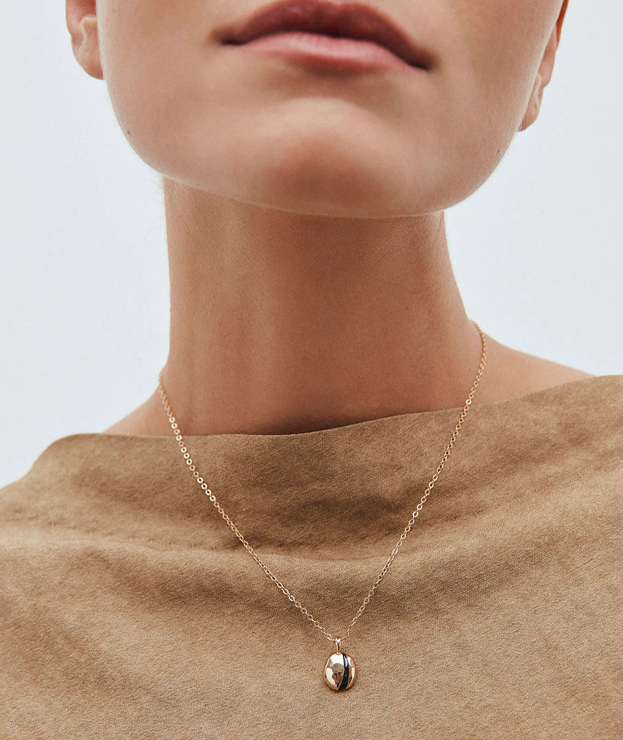 Colgante oval irregular Horizonte con Esmaltes marrón