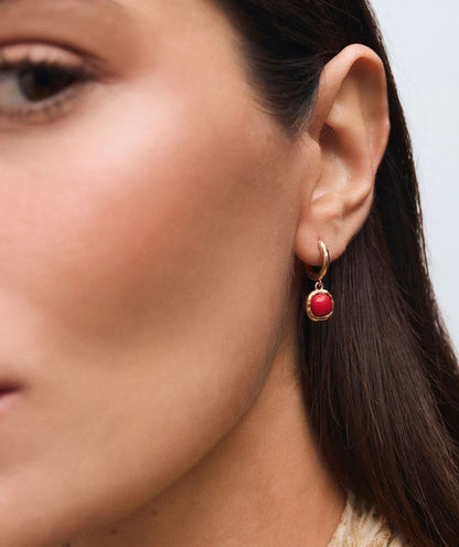 Pendientes de aro Zahara con coral sintético rojo
