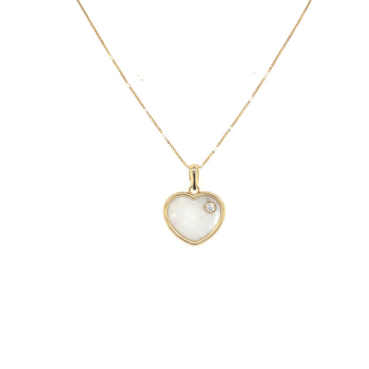Colgante corazón de nácar con un diamante