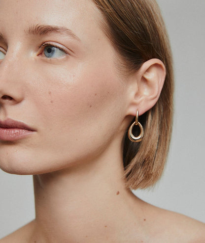 Pendientes suave chapado en oro