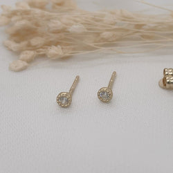 PENDIENTES NORA MINI ORO 9K